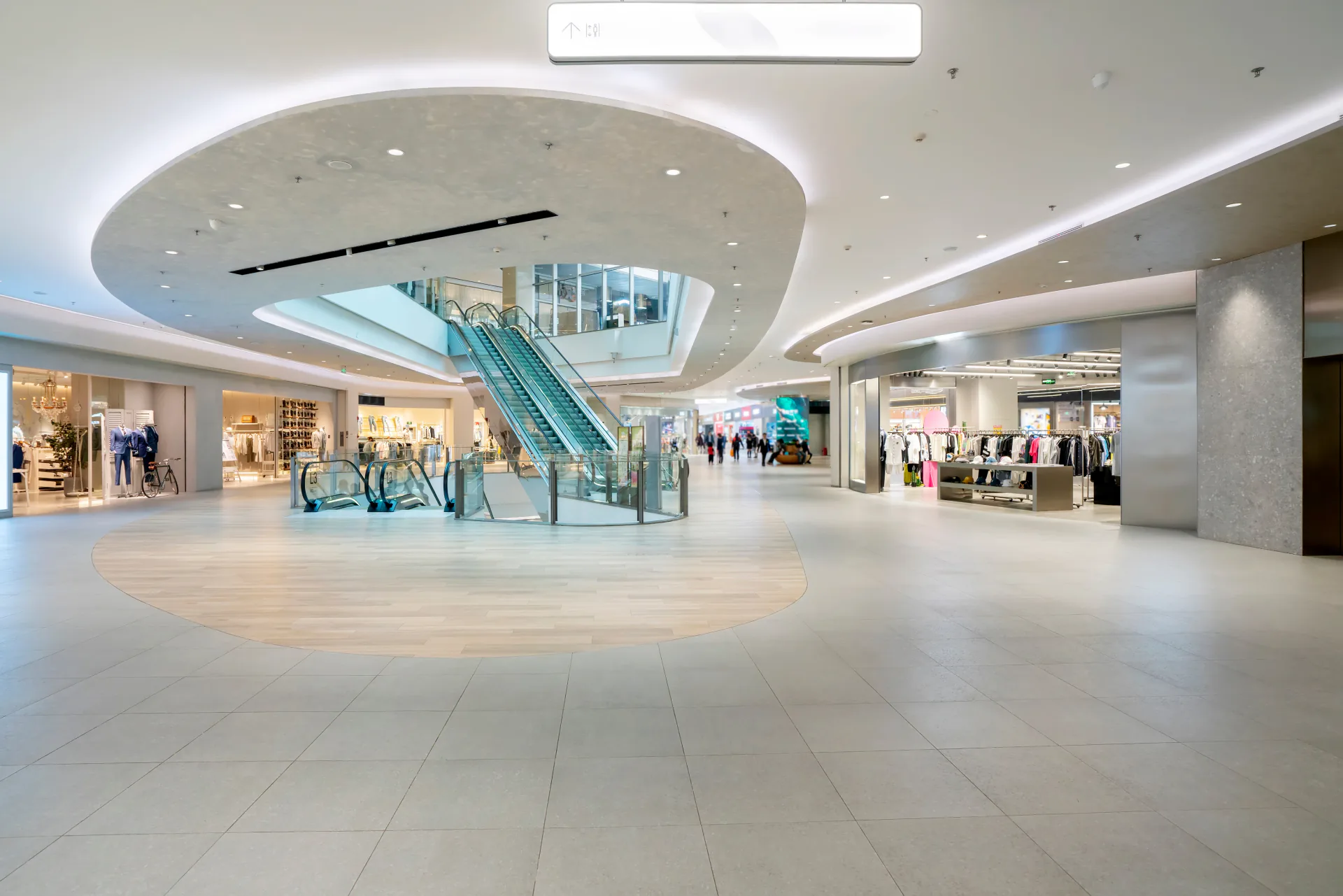 Commercial facility with intelligent space operations